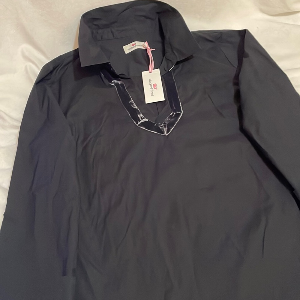 NWT Vineyard Vines Women’s Sz L Black Velvet Trim Popover Woven Top